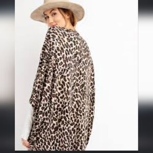 #710 Easel animal print stretch material cardigan  sz S